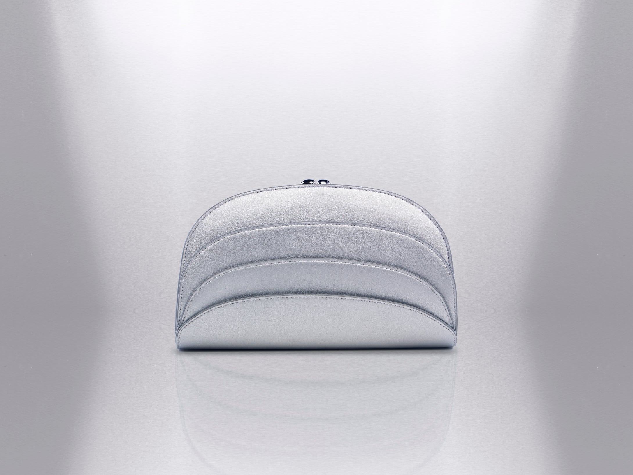 Gabo Guzzo Millefoglie C clutch bag in silver calfskin and palladium plated hardware. One-of-a-kind creation embellished with fine jewellery and handcrafted in Italy.
