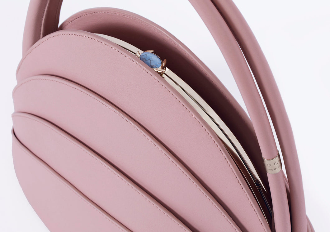 Gabo Guzzo Millefoglie handbag in rose pink calfskin and gold plated hardware. One-of-a-kind creation embellished with fine jewellery and handcrafted in Italy.